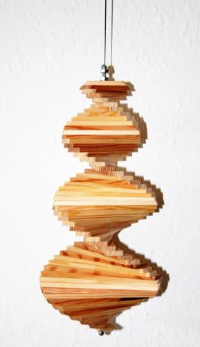 spirale-garten-holz-kiefer-metall-angelschnur-drehfunktion-baum