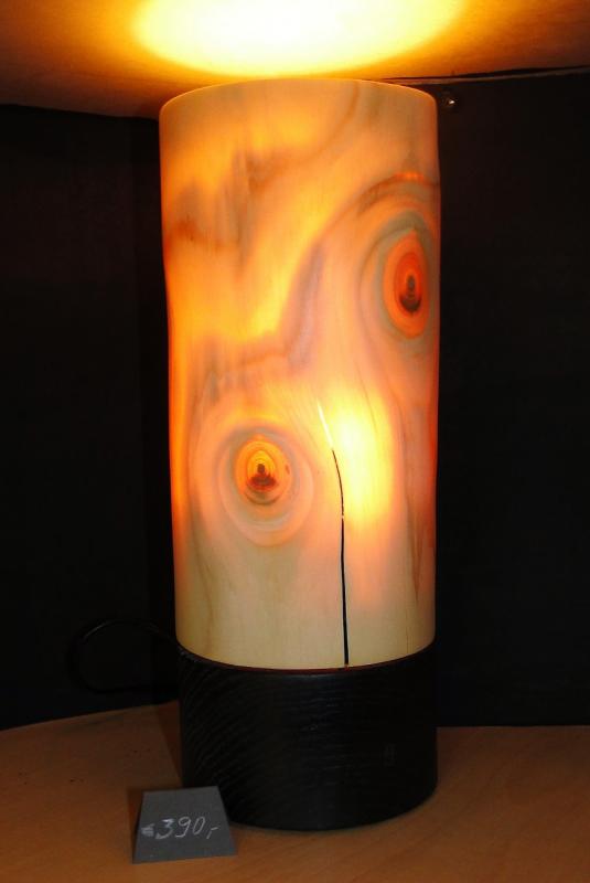 Lampe, Leuchte, Holz, Kunsthandwerk, Kunst, Deko, Lampenschirm, Licht, Leuchter, Tischlampe, Stehlampe, Leuchte aus Holz, Einrichtung, Stimmung, Leuchtmittel, Stehlampe